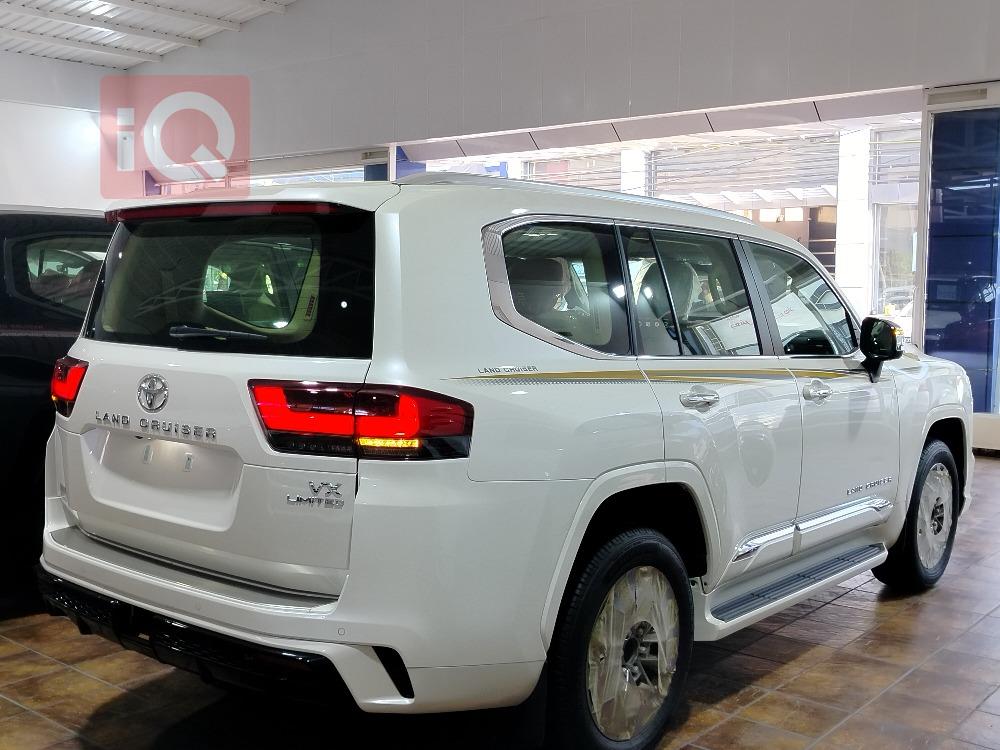 تۆیۆتا لاند کروزەر